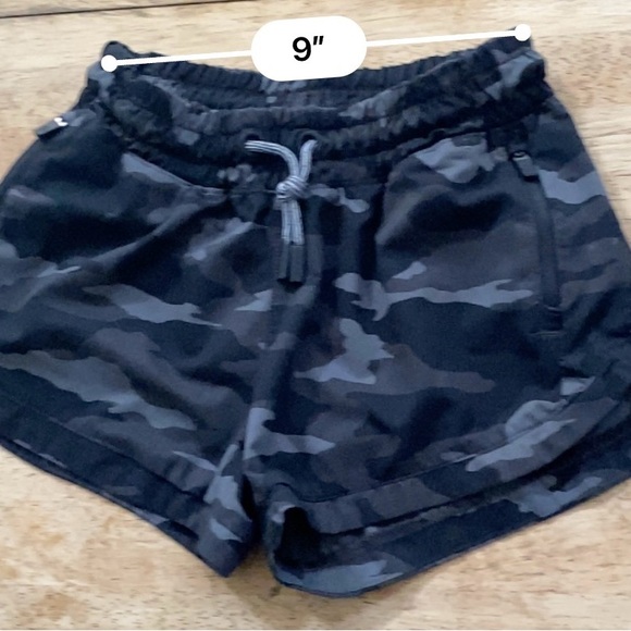 Athleta Girl Sz 7 All Play 3” Camo‎ Shorts - Picture 13 of 16
